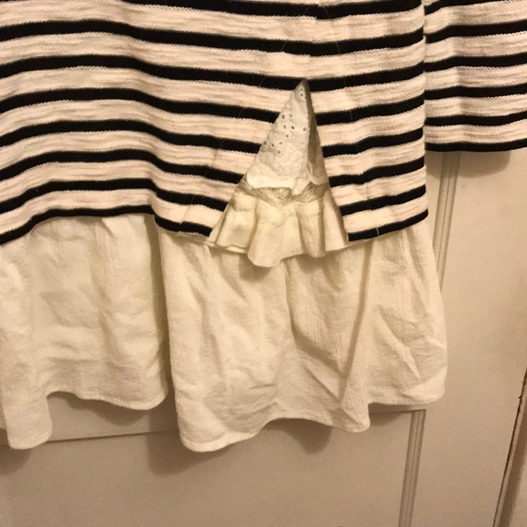 Adorable Black & White Striped Dress🖤 - Picture 3 of 5